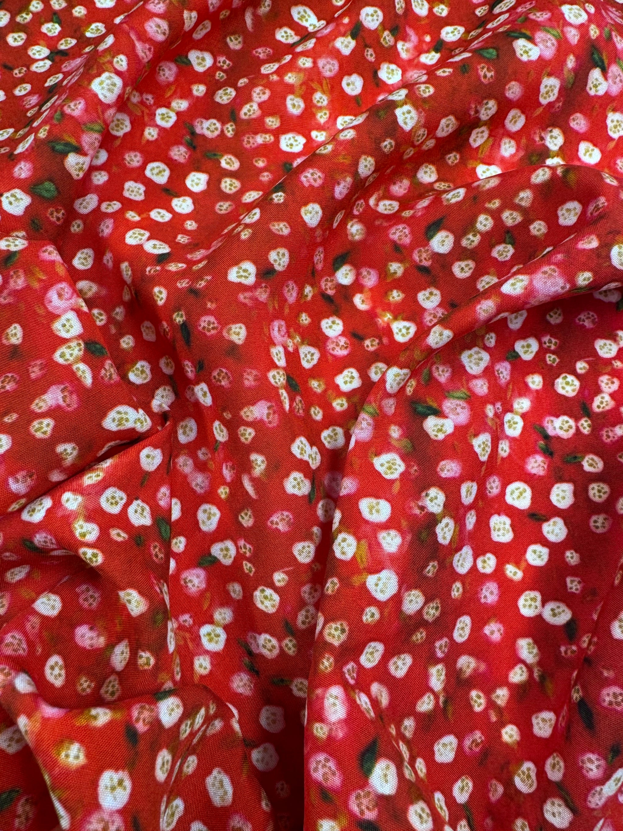 Silkyfall rayon - Cherry Ditsy - 150cm